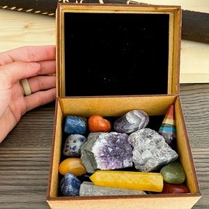 Crystals and Healing Stones Premium Kit in Wooden Box.